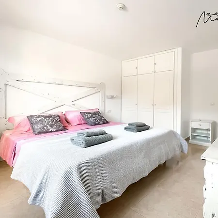 Marella House Apartament *